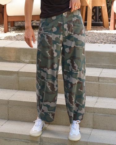 Lauren Cloud Camo Stretch Twill Pleated Barrel Pant Womens Bottoms Pants Threads 4 Thought 