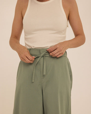 Bemmie Stretch Twill Relaxed Capri Pant Womens Bottoms Pants Threads 4 Thought 