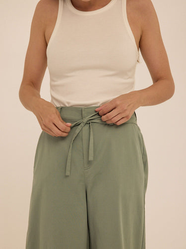 Bemmie Stretch Twill Relaxed Capri Pant Womens Bottoms Pants Threads 4 Thought 